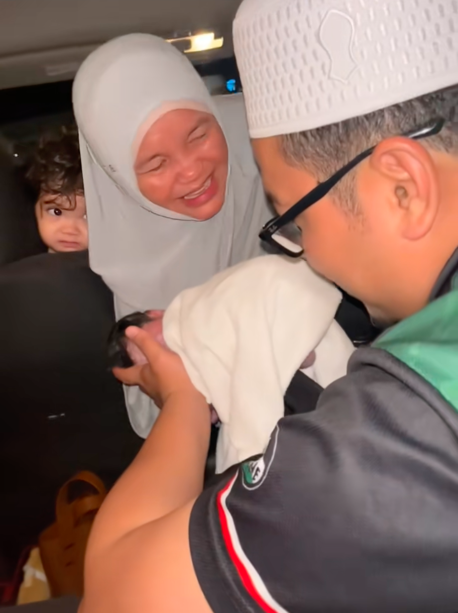 BERSALIN DALAM KERETA