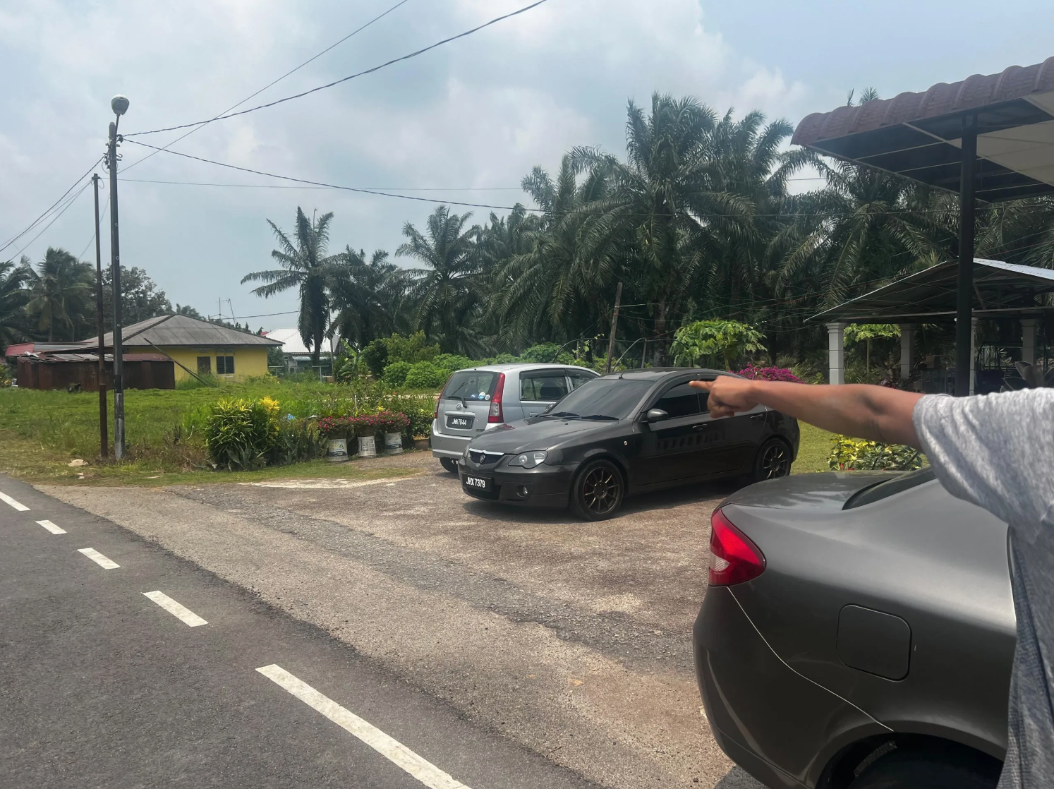 DISERANG ANJING