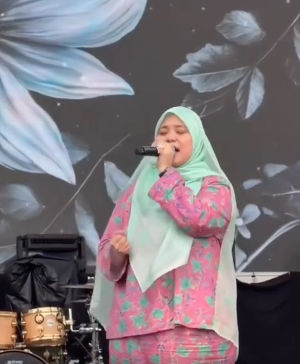 NAJWA LATIF
