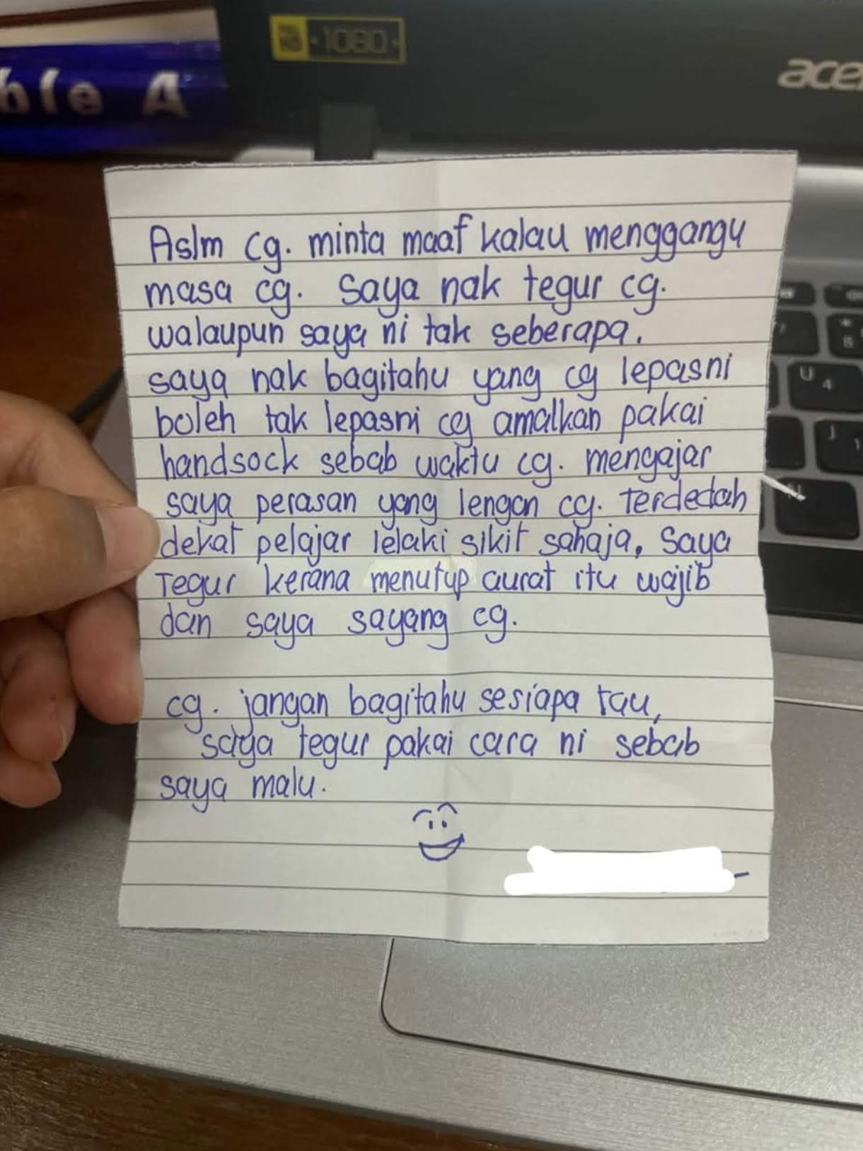 MENUTUP AURAT