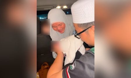 BERSALIN DALAM KERETA