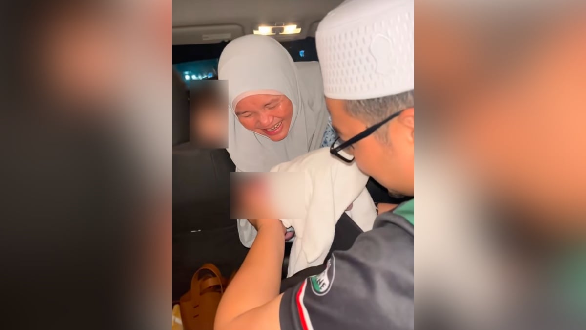 BERSALIN DALAM KERETA