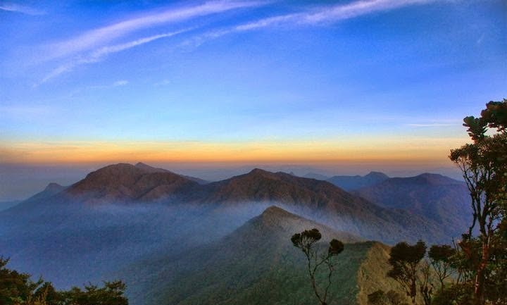 GUNUNG TRANS GERAH
