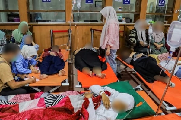 pelajar keracunan makanan