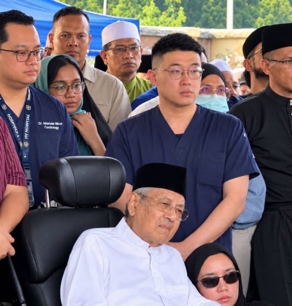 petugas kesihatan (3)