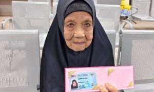 warga emas tertua