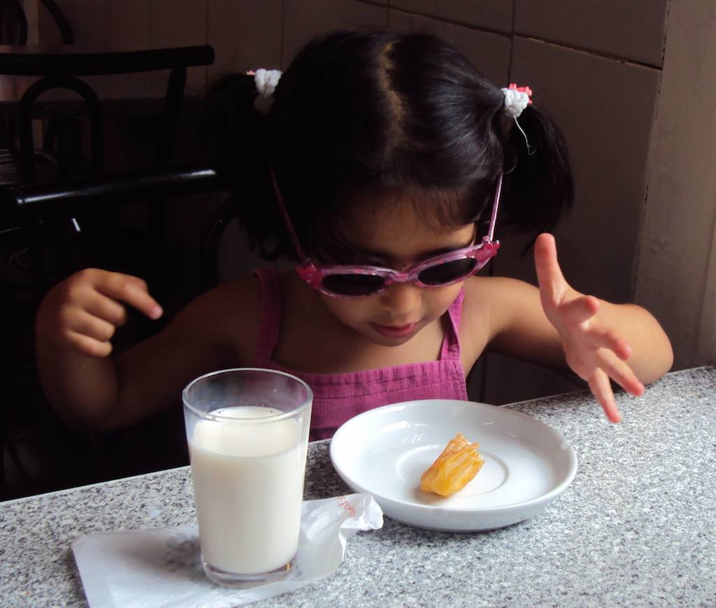 5 Tips Anak Duduk Diam Di Kedai Makan & Restoran