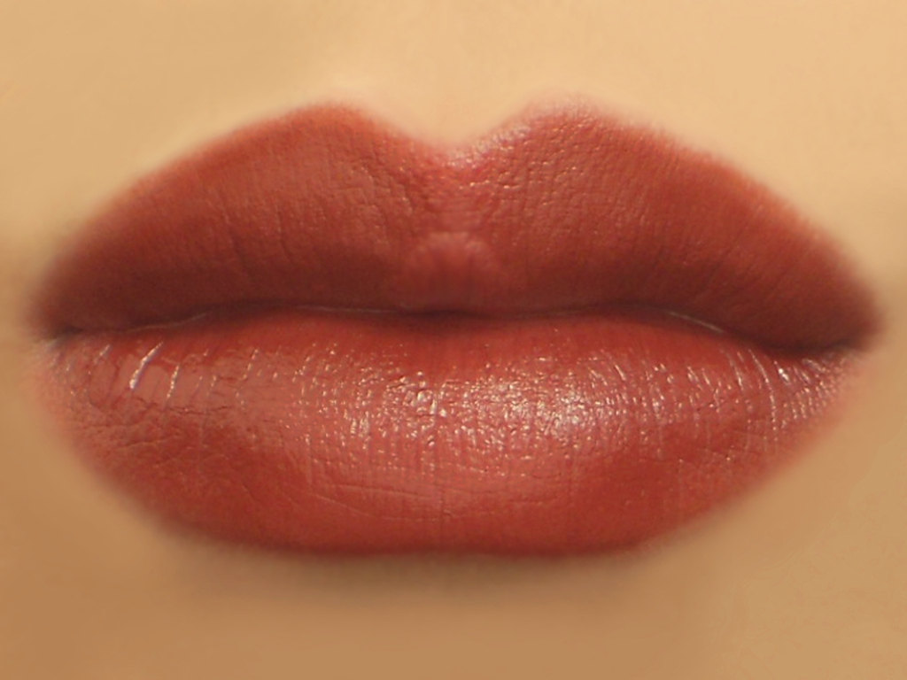 Tips memerahkan bibir