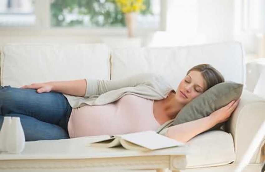 posisi tidur ibu mengandung