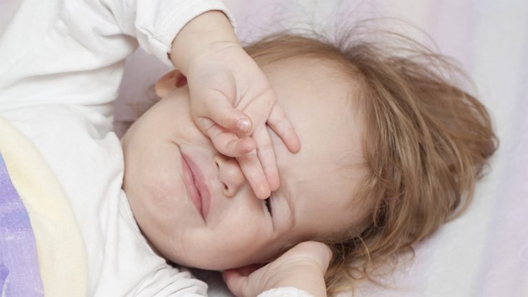 5 Tips Mengajar Bayi Anda Tidur Sendiri Tanpa Didodoi