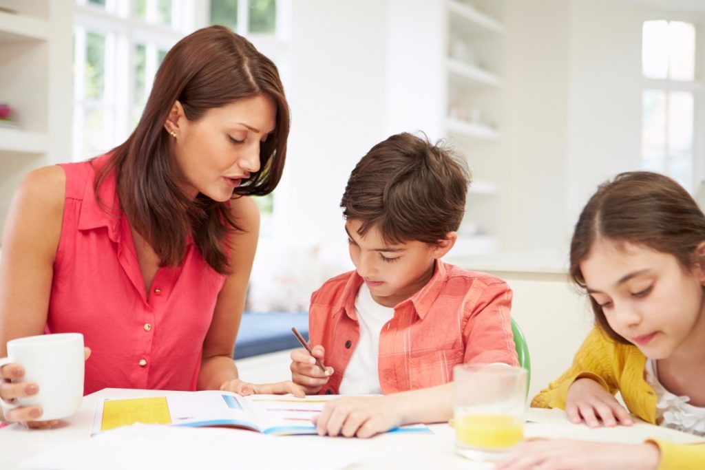 20150825154028-work-life-family-balance-family-time-mom-children-homework