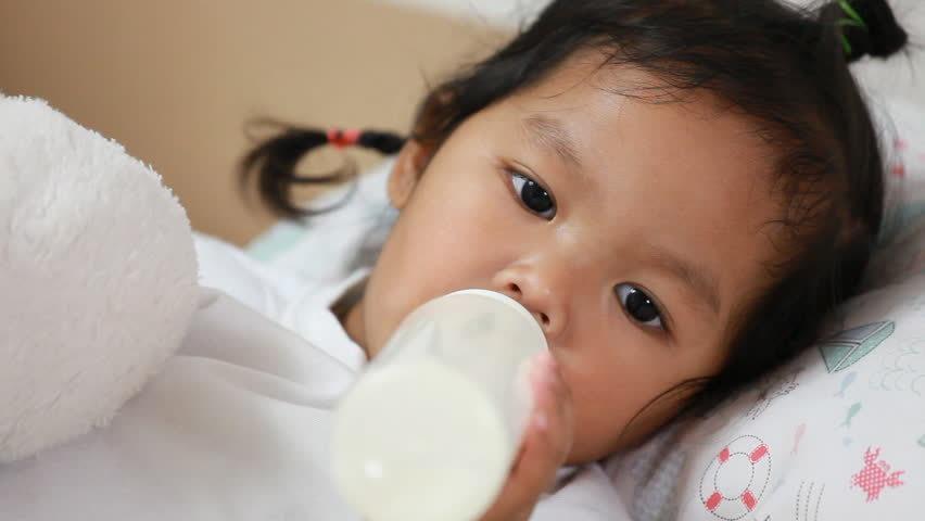 ajar anak minum susu