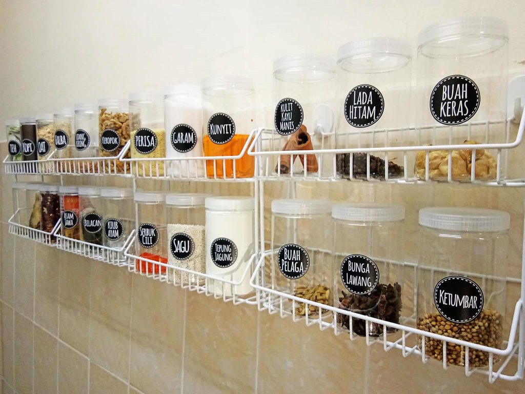 DIY Spice Rack Untuk Dapur Tanpa Tebuk Dinding. Jimat 
