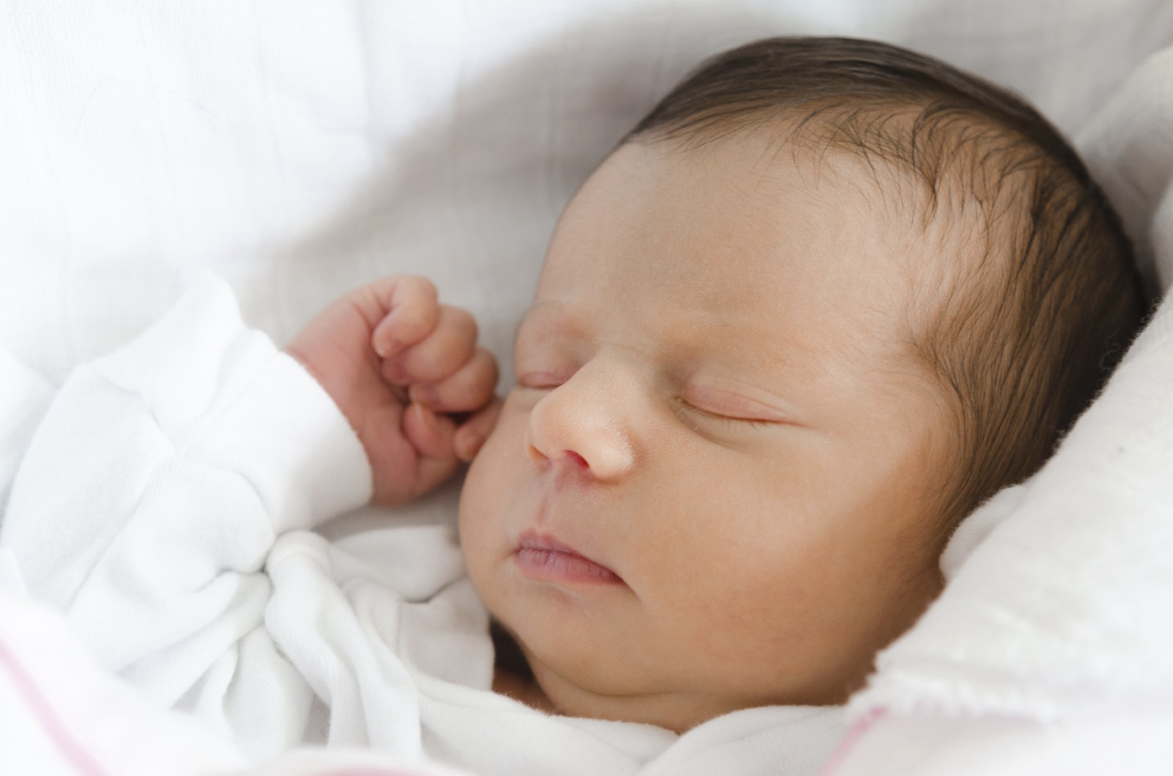 Bayi Jaundis Memang Asyik Tidur Je! 7 Tips Kejutkan Bayi ...