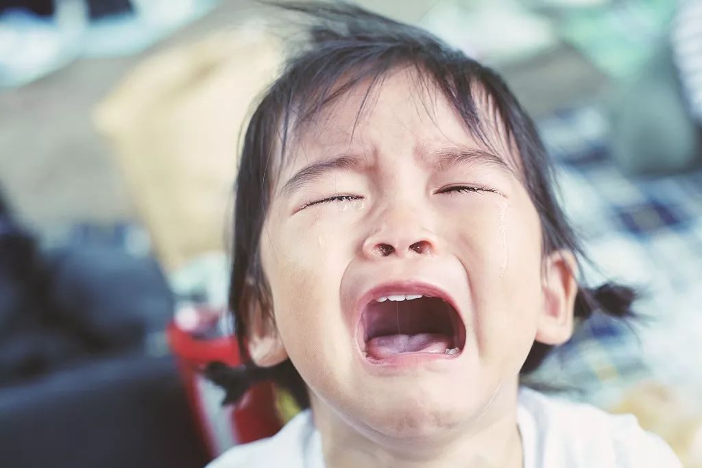 anak tantrum menangis